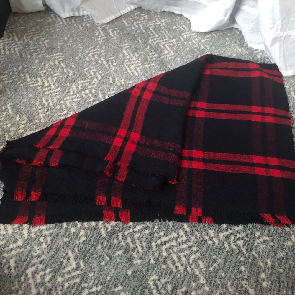 New Abercrombie plaid scarf.